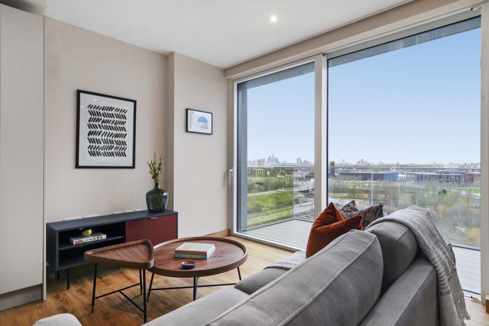 Flat Anthems Way in Greater London