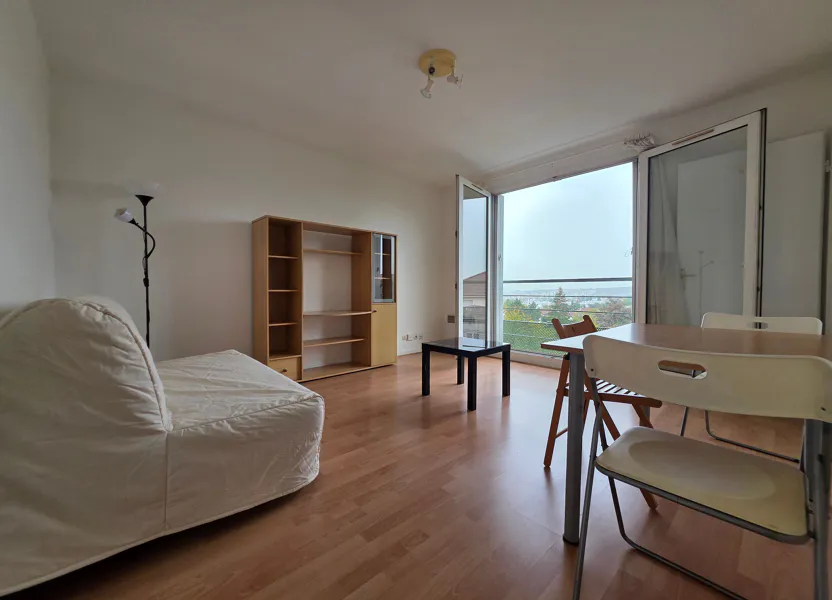 Appartement Avenue Montaigne à Noisy-le-Grand