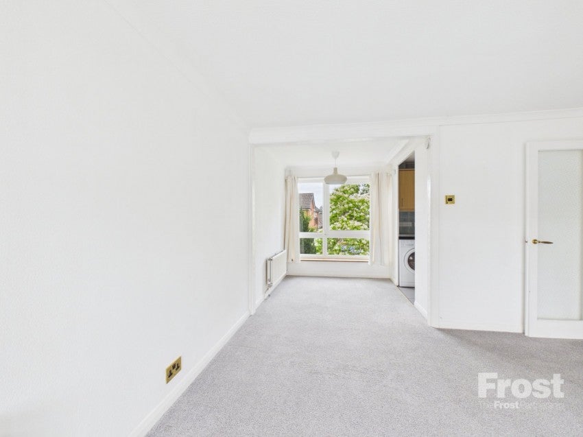 Flat Fernley Court in Maidenhead