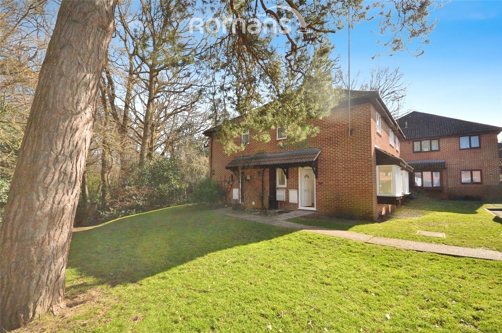House Langtons Meadow in Farnham Royal