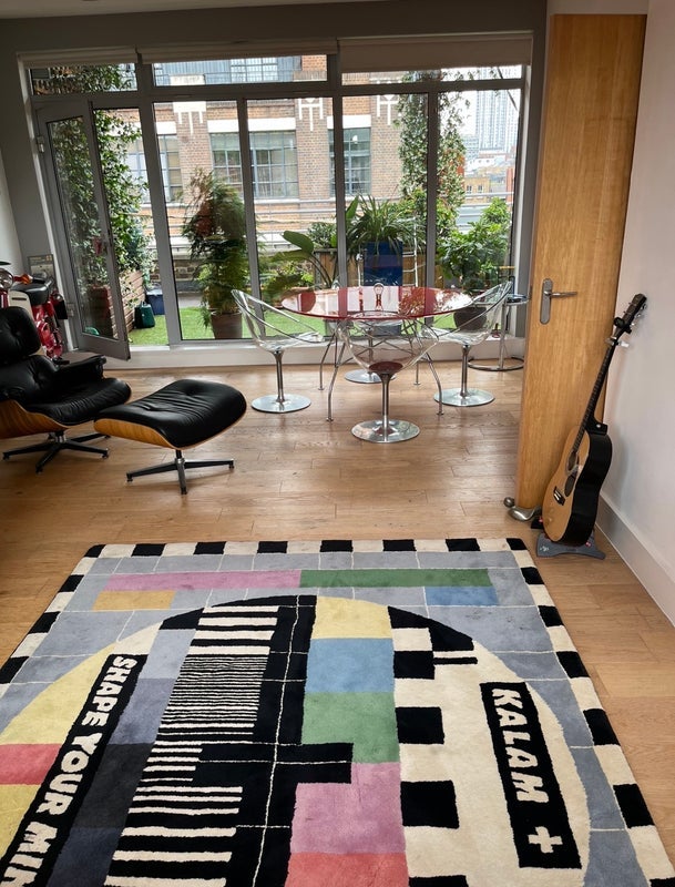 Room Calvert Avenue in Greater London
