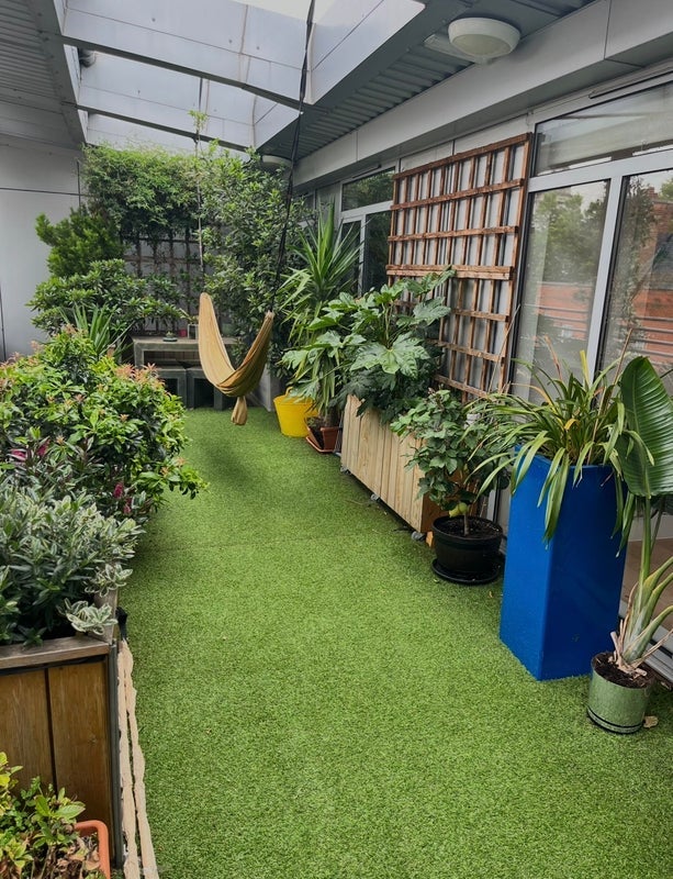 Room Calvert Avenue in Greater London