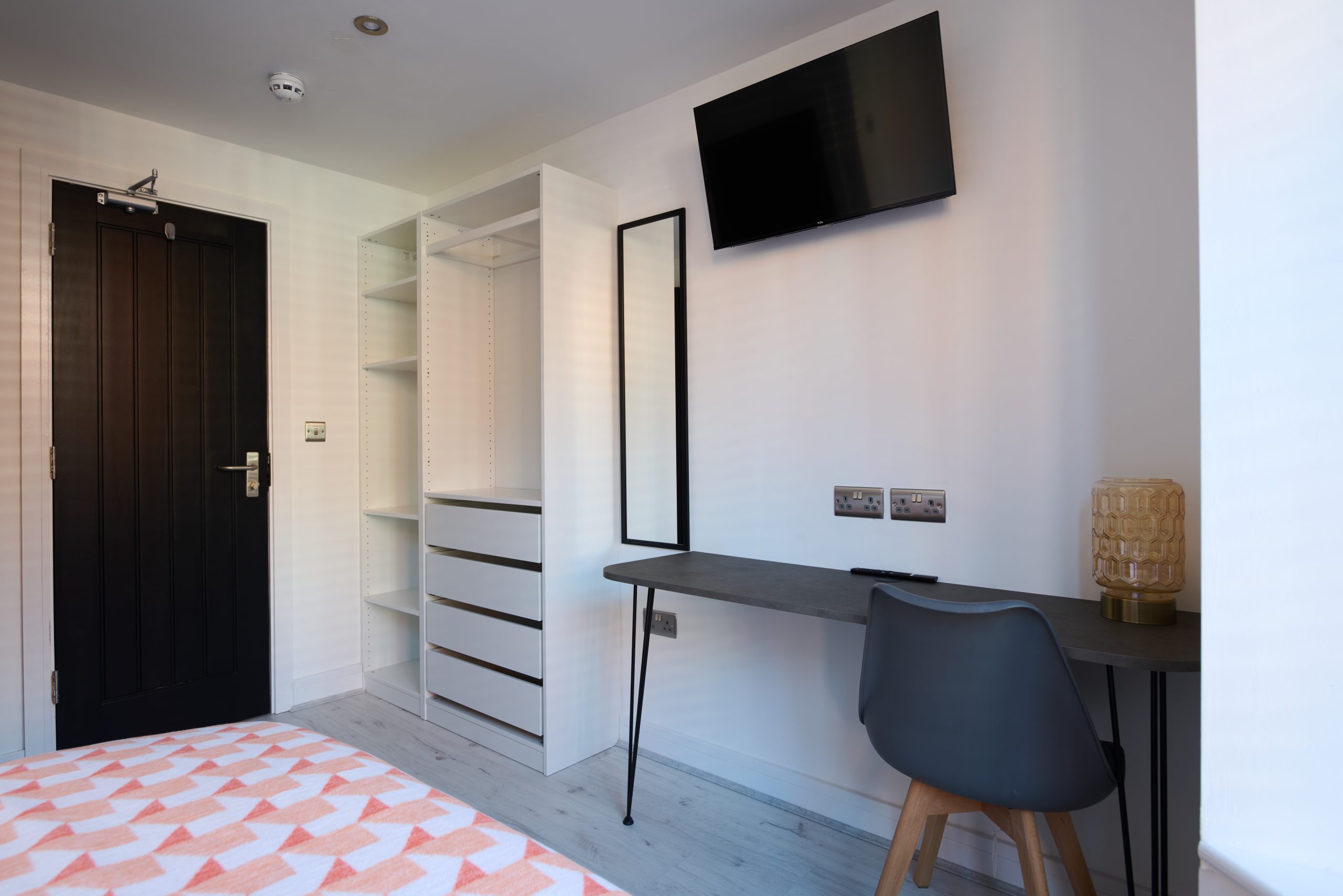 Room South Parade in Lincoln