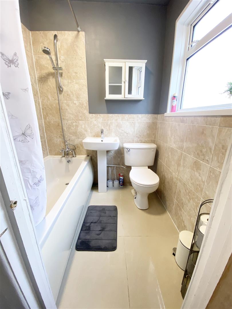 Room Percy Road in Portsmouth