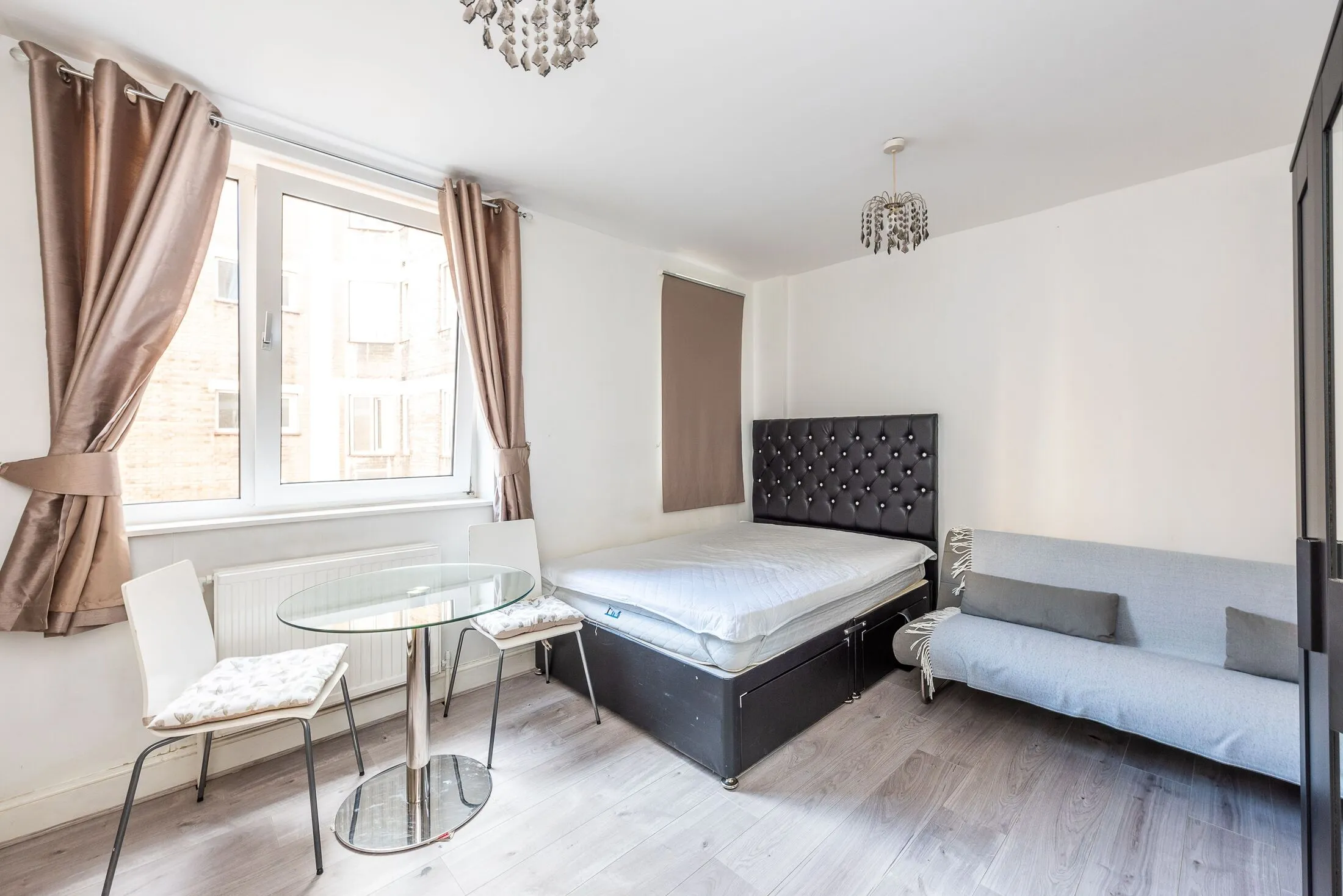 Flat Elystan Street in Greater London