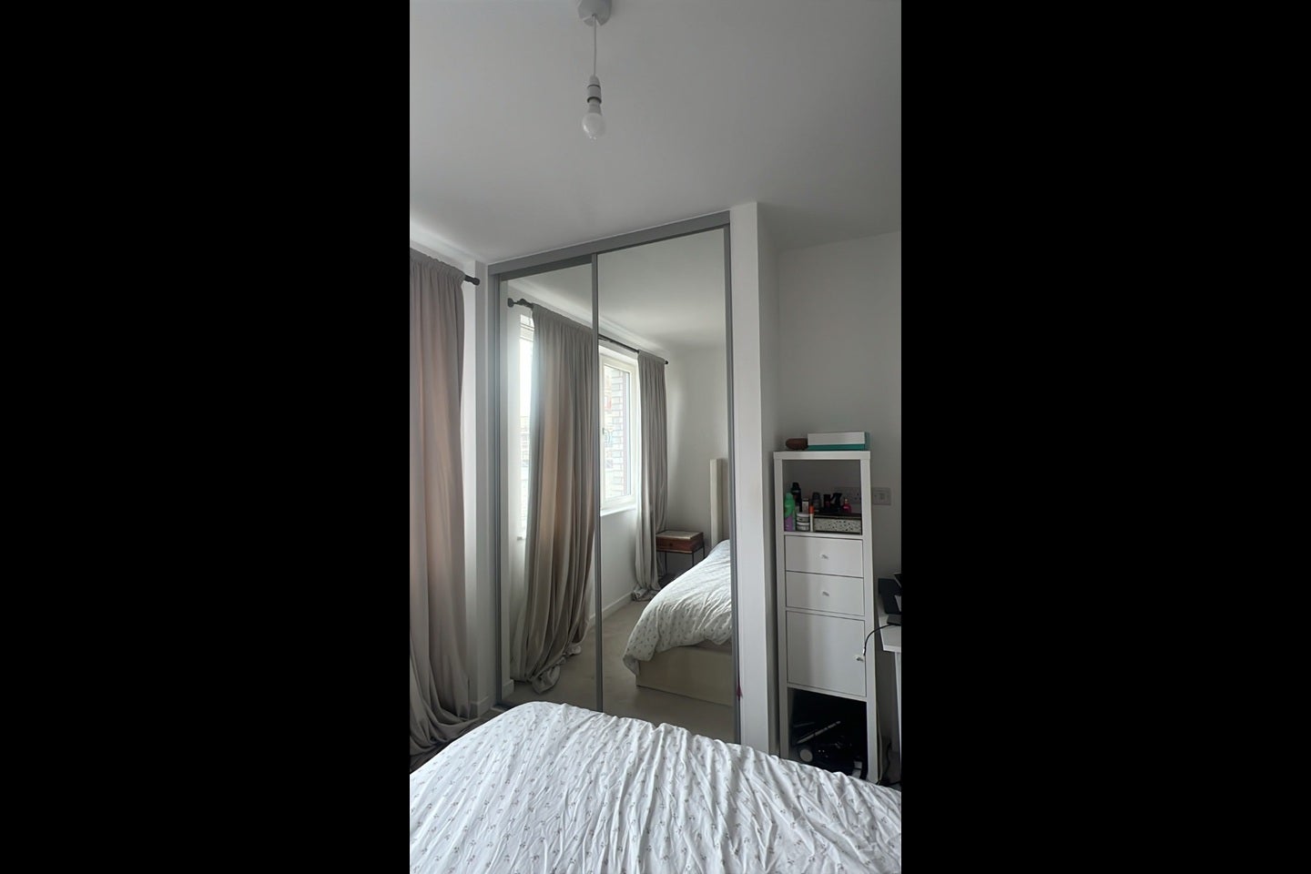 Flat Kings Hill in Greater London