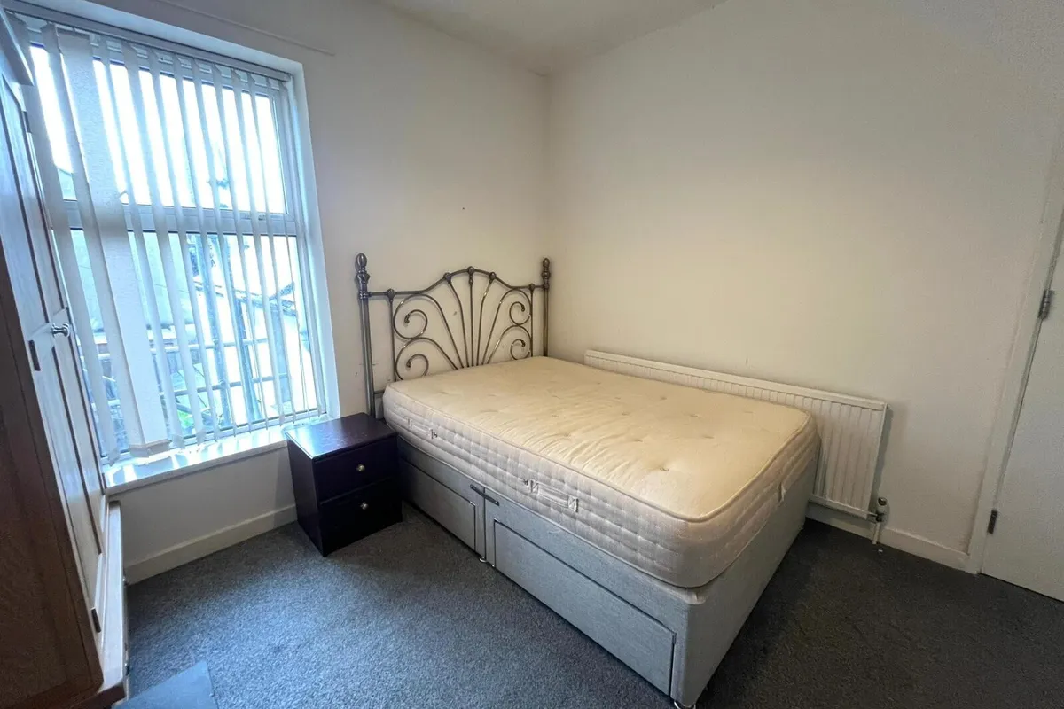 Flat Ninian Park Road in Cardiff