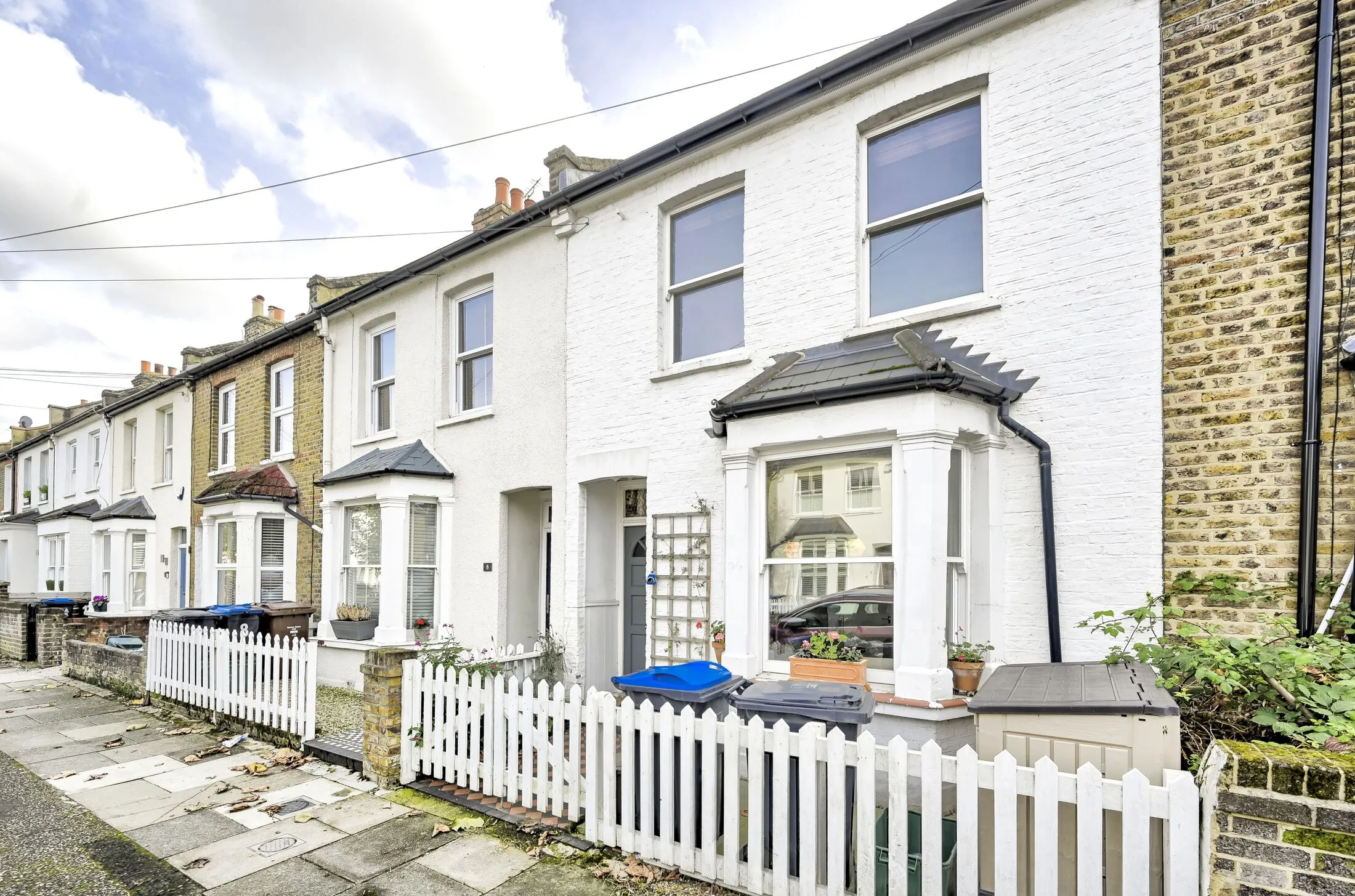 House Milton Road in Greater London
