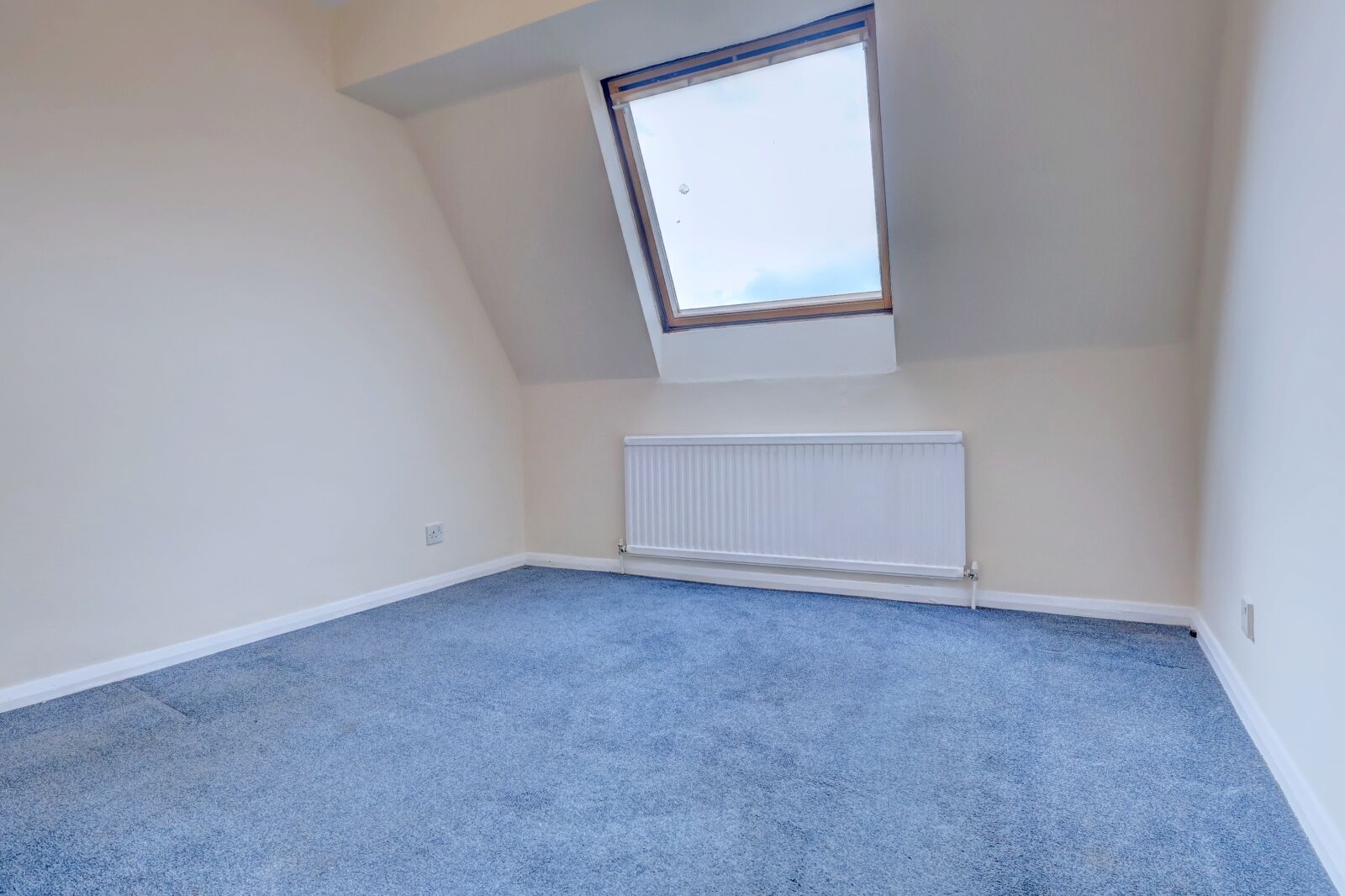 Flat Desborough Avenue in High Wycombe