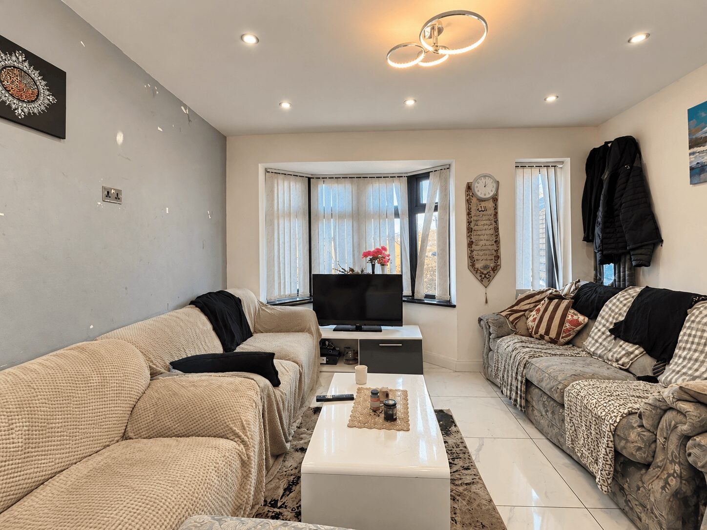 House Burnham Close in High Wycombe