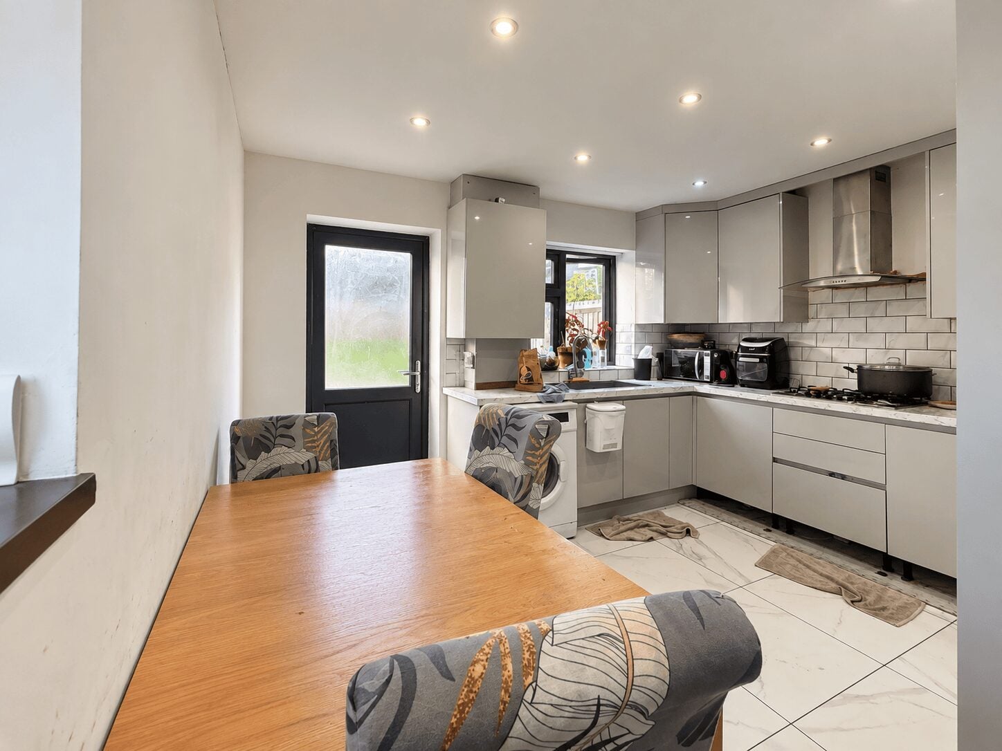 House Burnham Close in High Wycombe