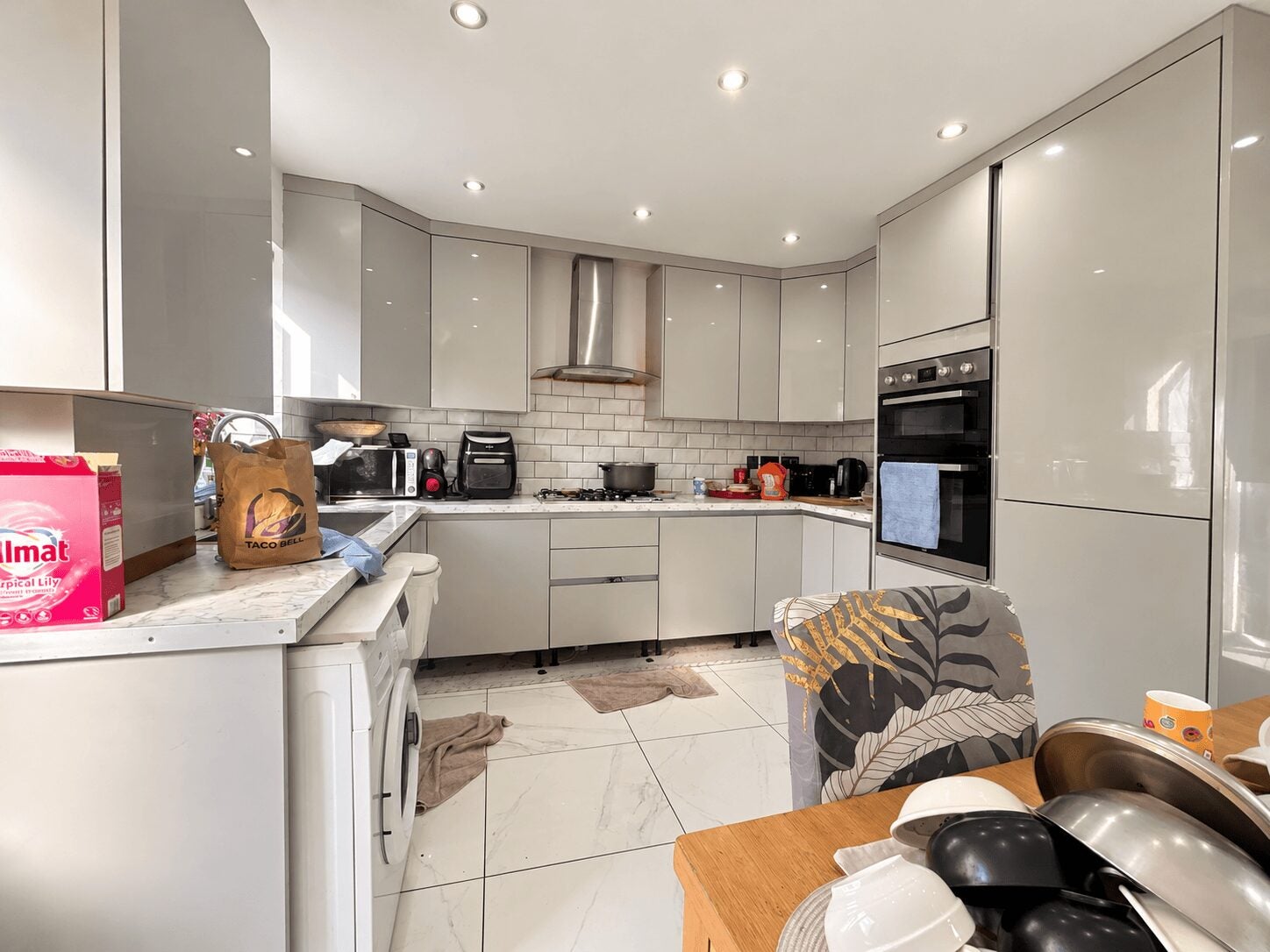 House Burnham Close in High Wycombe