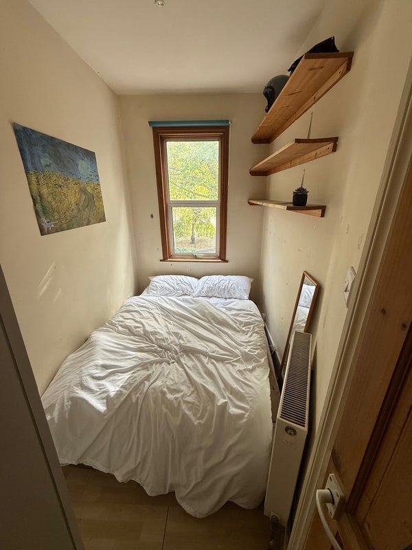 Room Faringford Road in Greater London