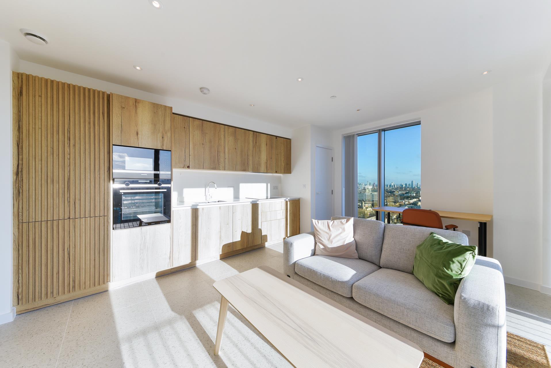 Flat Tapestry Way in Greater London