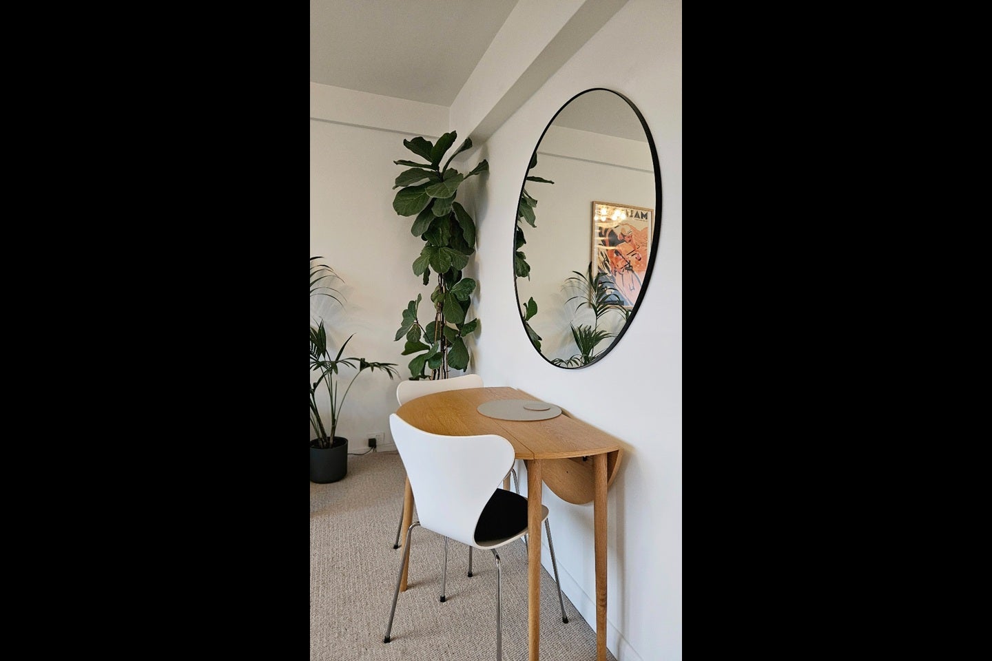 Flat Hunter Close in Greater London