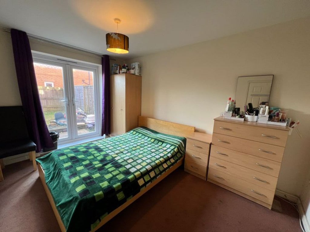 Room Hornbeam Close in Bradley Stoke