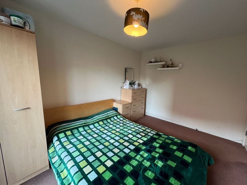 Room Hornbeam Close in Bradley Stoke