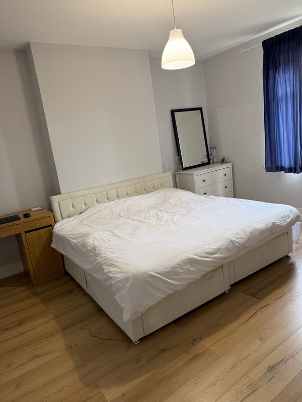 Flat Stonyhurst Street in Glasgow