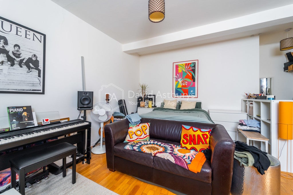 Flat Hampshire Street in Greater London