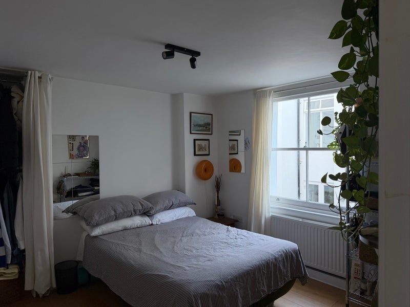 Room Southgate Road in Greater London