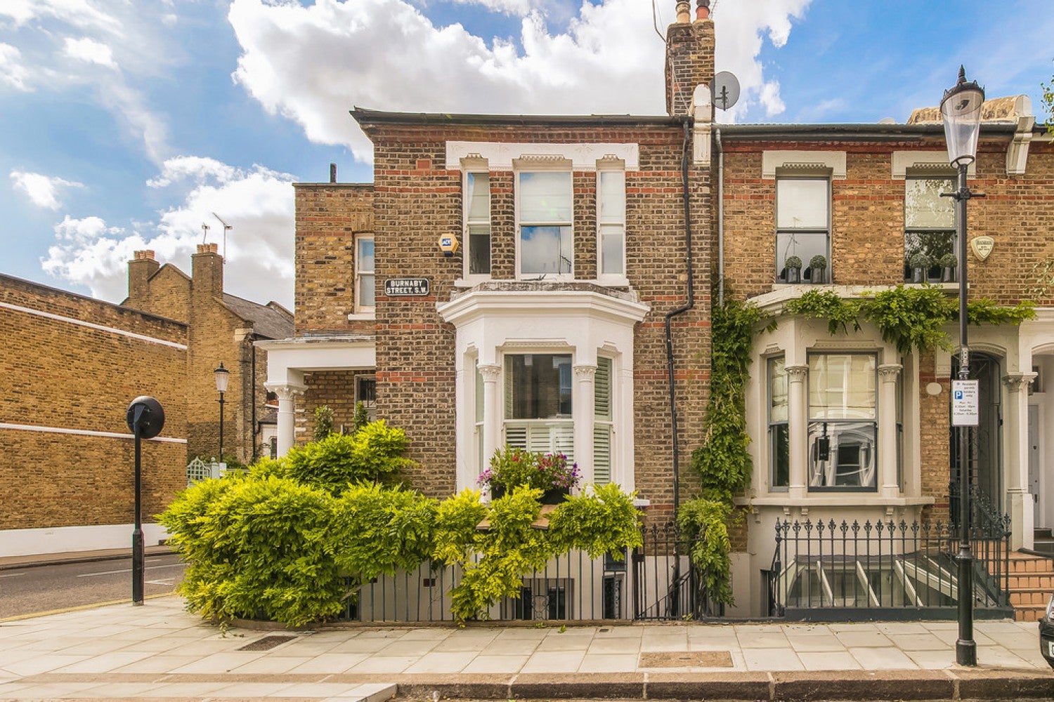 Flat Upcerne Road in Greater London