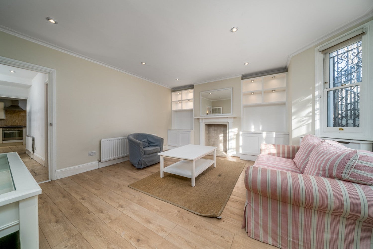 Flat Upcerne Road in Greater London