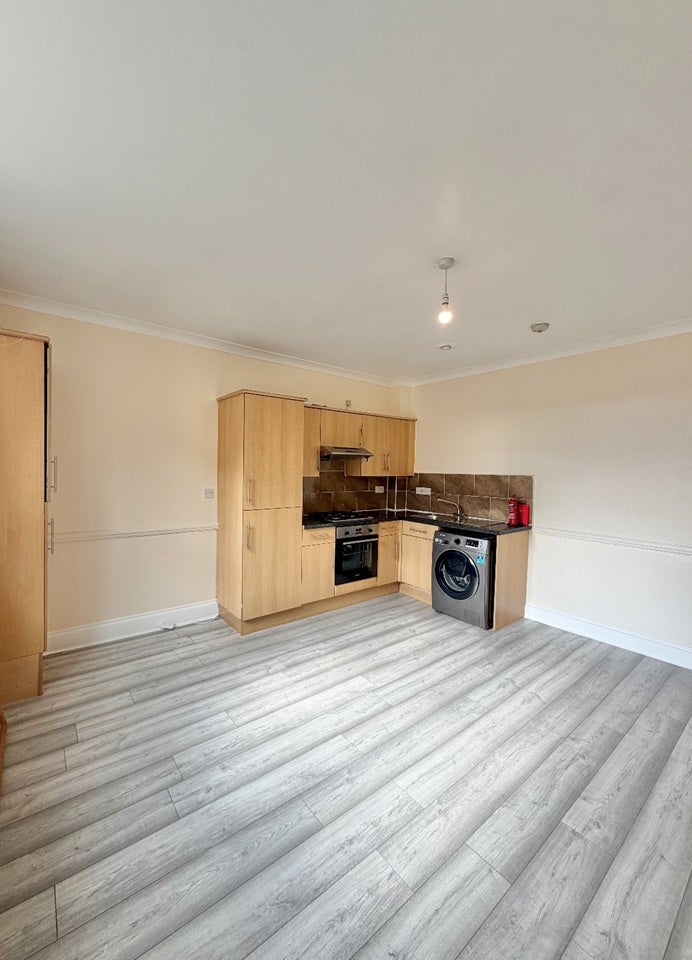 Flat Francis Road in Greater London