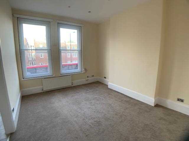 Flat Muswell Hill Road in Greater London
