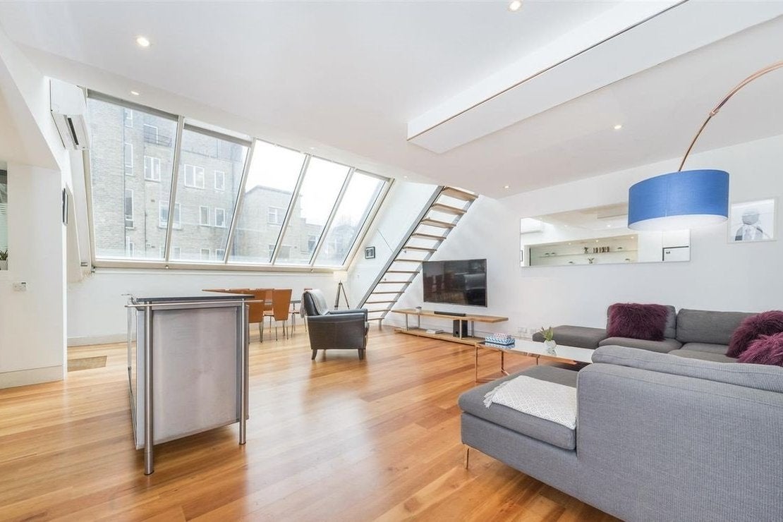 Flat Dean Street in City of Westminster