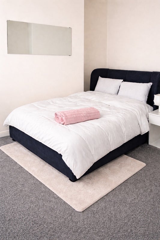 Room Matlock Avenue in Salford