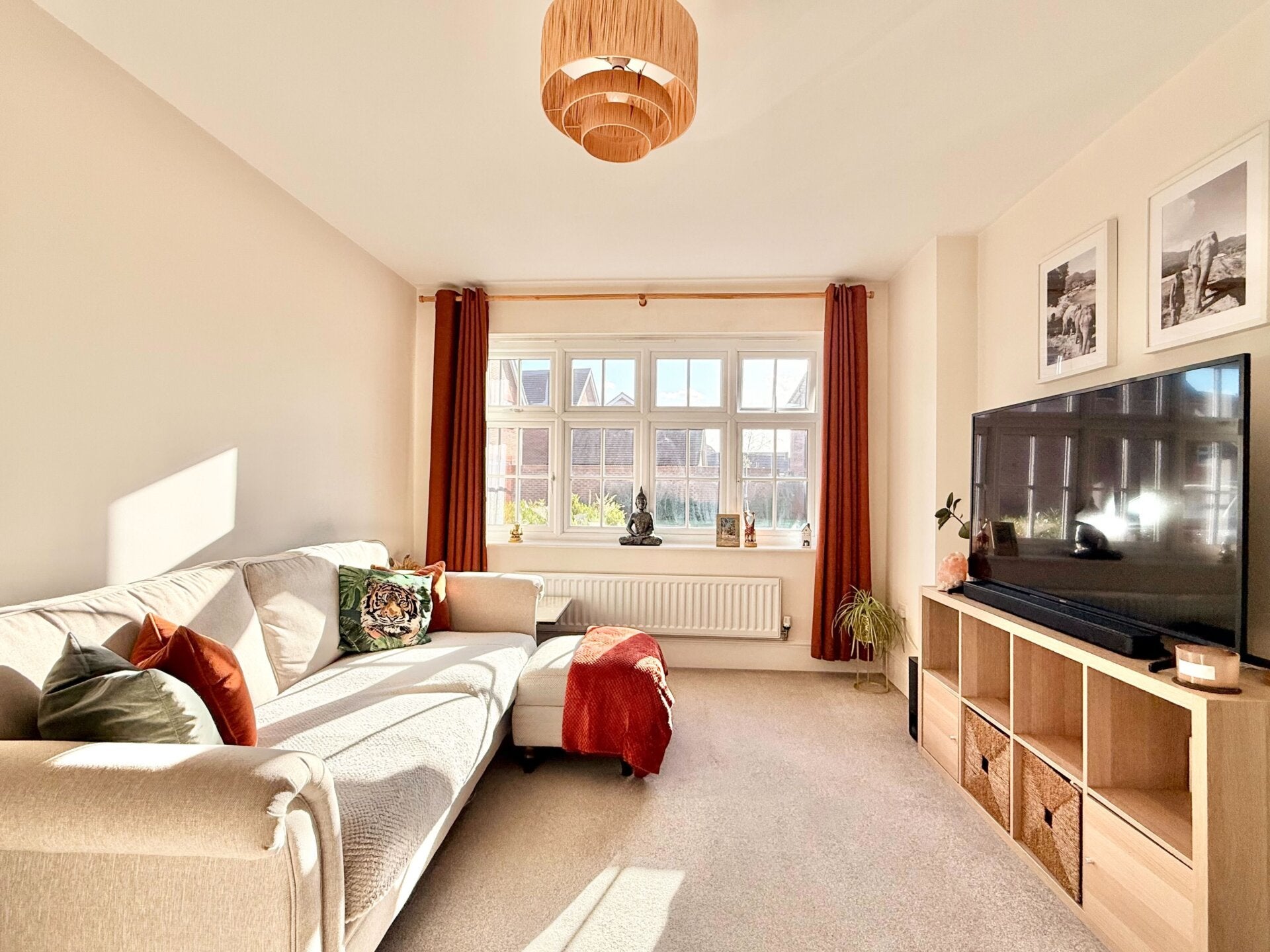 House Clifton View Close in Rugby