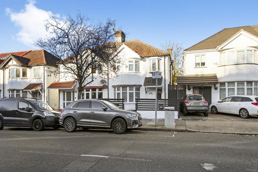 House Chapter Road in Greater London