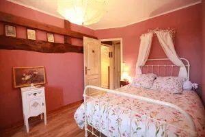Room D 251 in Bazoches-sur-Hoëne