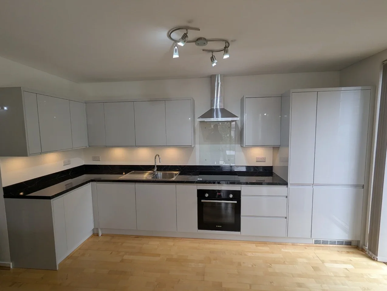 Flat West Parkside in Greater London