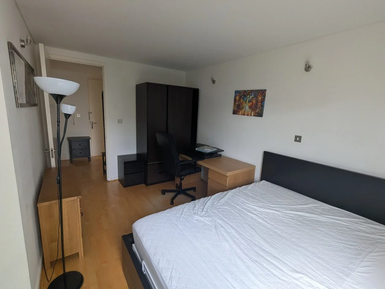 Flat West Parkside in Greater London