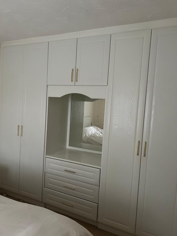 Room Hurworth Avenue in Slough