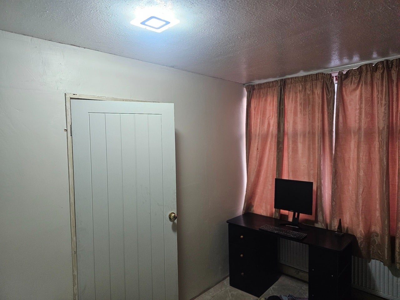 Room Cedar Road in Dartford