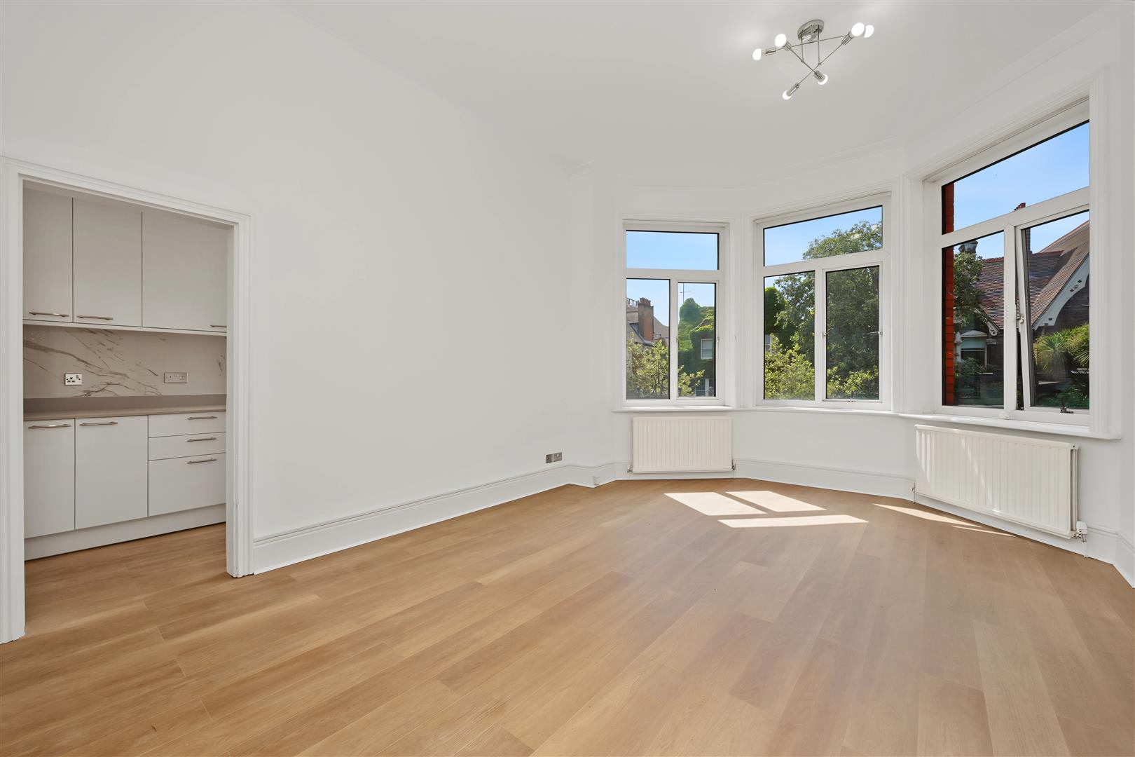 Flat Fitzjohn's Avenue in Greater London