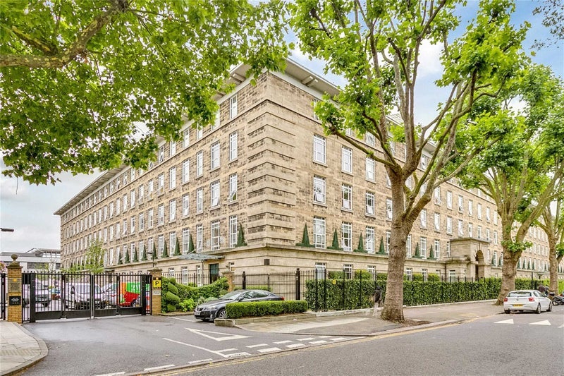 Room Bromyard Avenue in Greater London