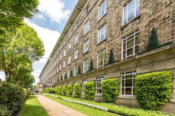Room Bromyard Avenue in Greater London