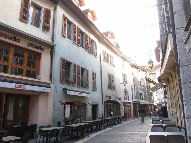 Flat Place du Château in Annecy