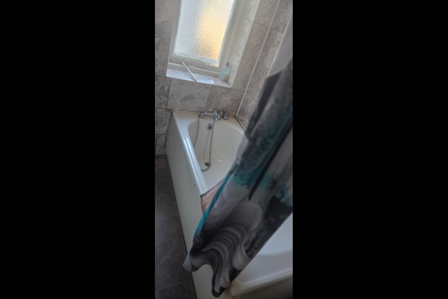 Flat Church Avenue in Greater London