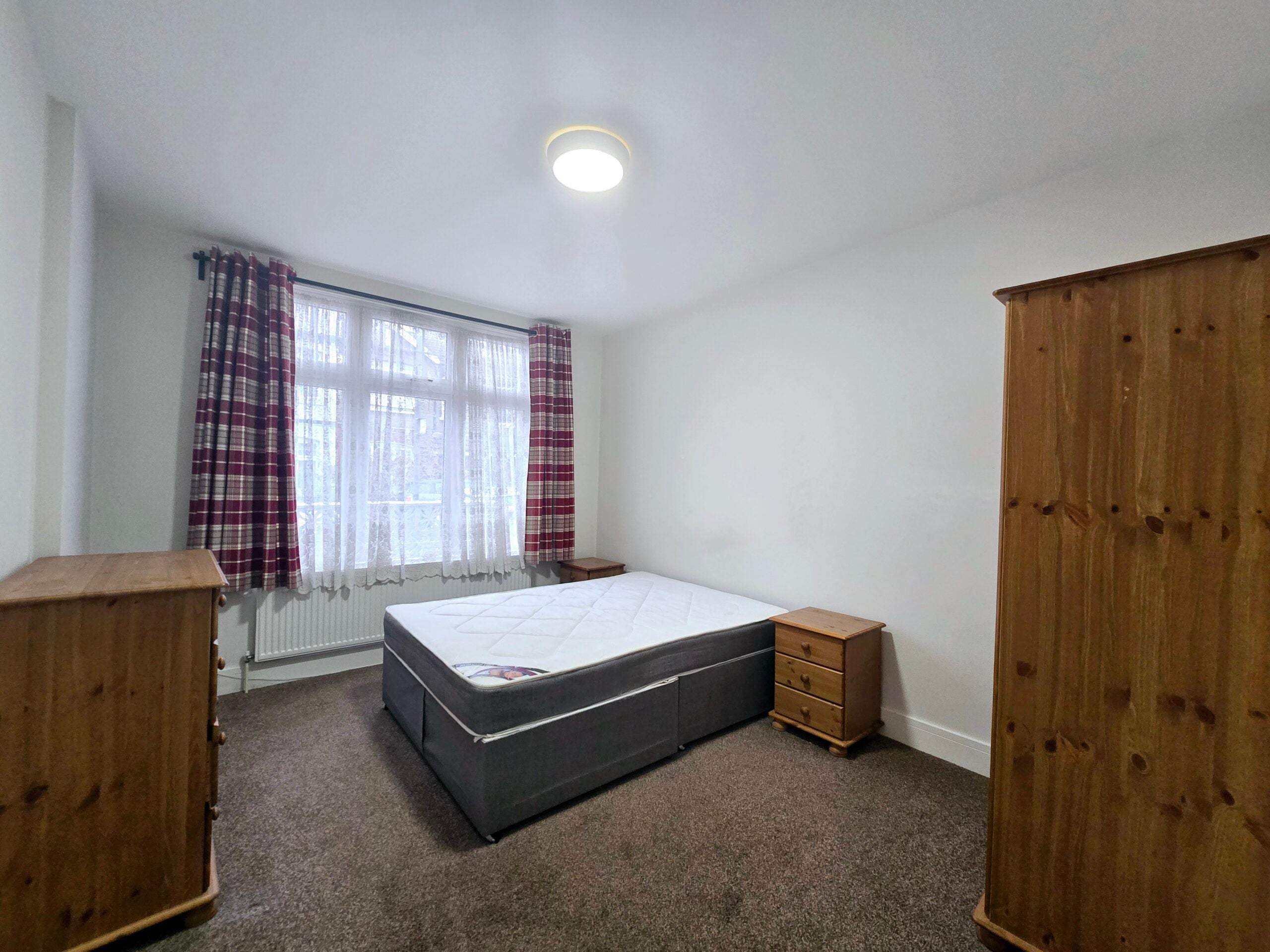 Flat Ashvale Road in Greater London