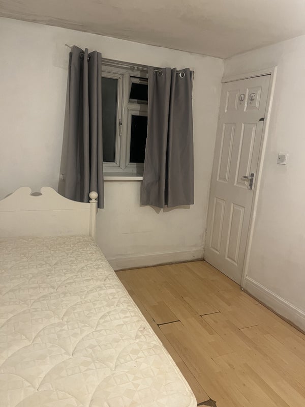 Room Upper Selsdon Road in Greater London