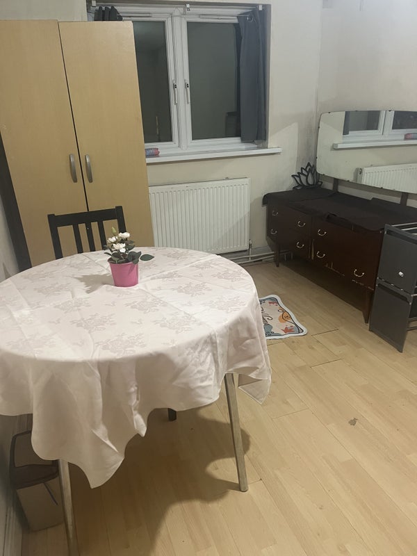 Room Upper Selsdon Road in Greater London