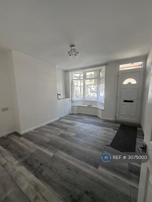 House Broxtowe Drive in Mansfield Woodhouse