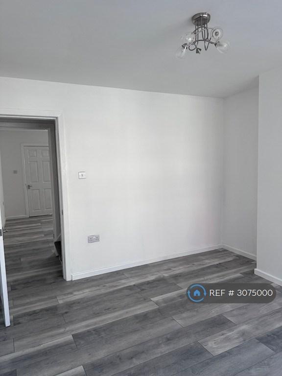 House Broxtowe Drive in Mansfield Woodhouse