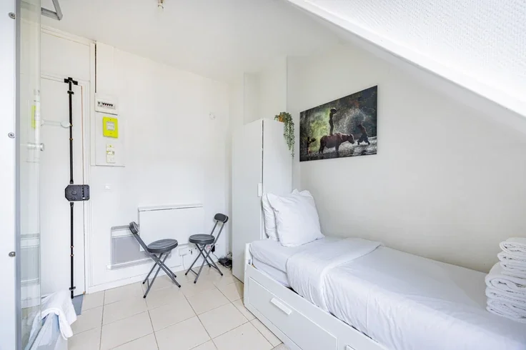 Flat Rue Yves Toudic in Paris