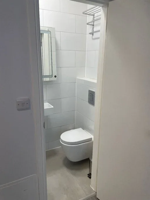 Flat Robertson Street in Greater London