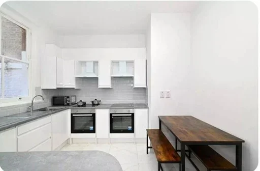 Flat Robertson Street in Greater London